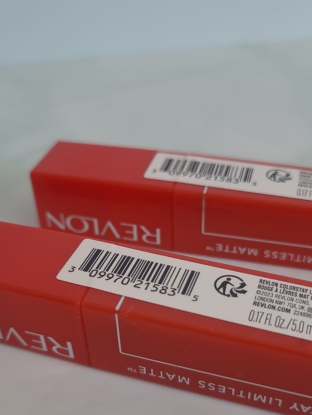 Revlon Colorstay Limitless Matte 009 Hot Take - Set of 2 - Picture 3 of 5